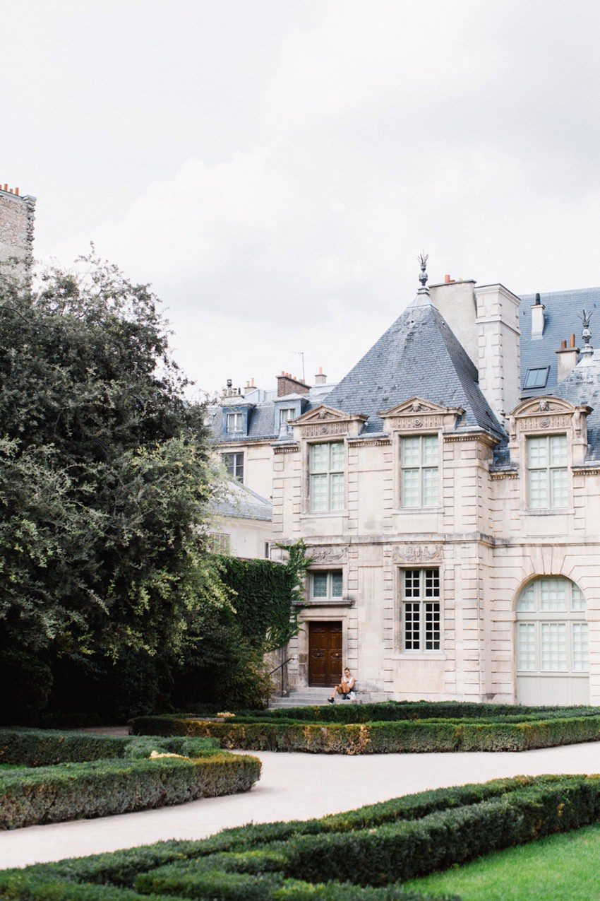 photographe mariage paris couple mixte jardin de sully